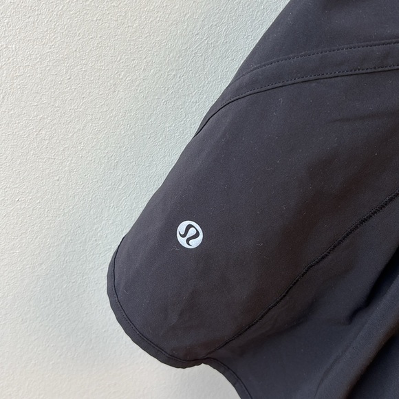 Lululemon Track That 5” high rise black 4 shorts - Picture 4 of 5
